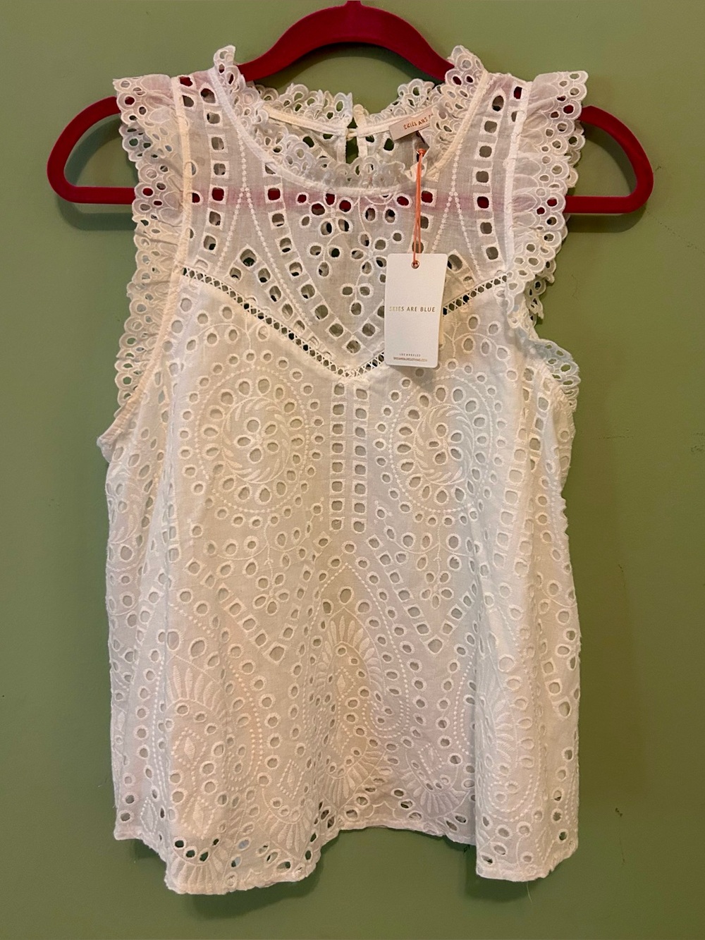 Skies Are Blue White Eyelet Lace Tank with Scalloped Trim  medium new with tags